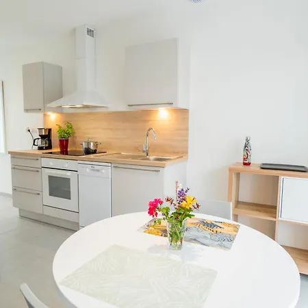 Gaia A 200m Des Thermes De アパート *