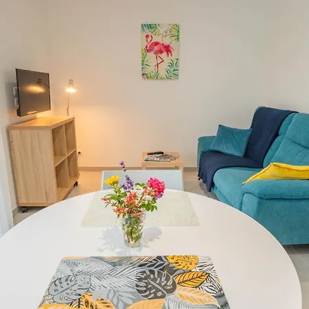 Gaia A 200m Des Thermes De * ジョンザック